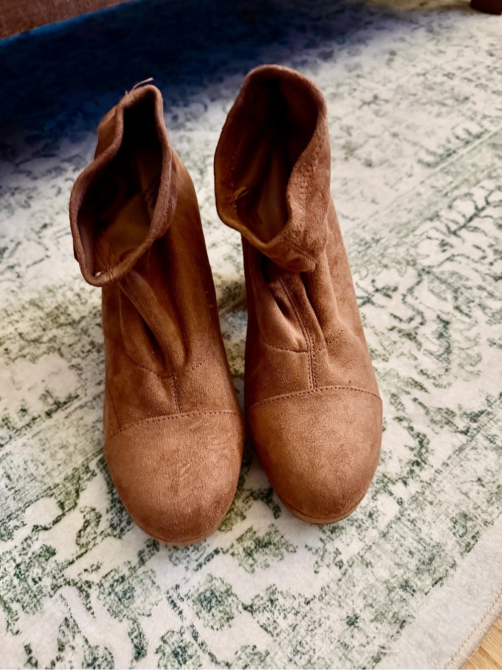 Source Unknown Chestnut Suede Fold-Top Ankle Boots